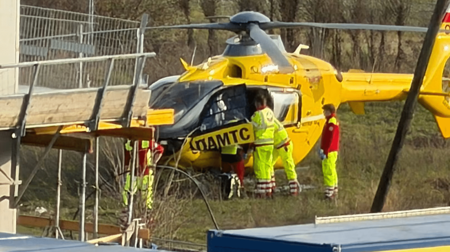 Sturz aus drei Metern – Bauarbeiter bei Unfall in Wien-Donaustadt schwer verletzt